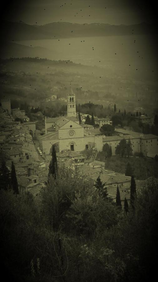Casa Del Frate Apartment Assisi Luaran gambar